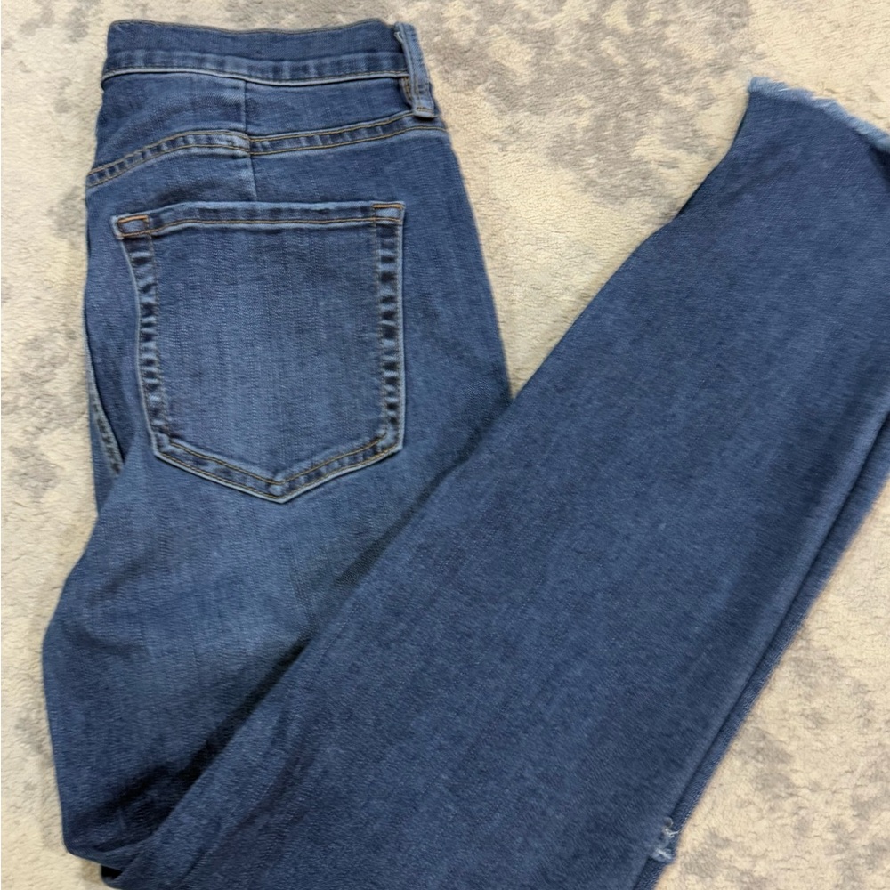 Free People Medium Wash Sunny Skinny Jeans Tulip Hems Distressed size 29 - Picture 4 of 7